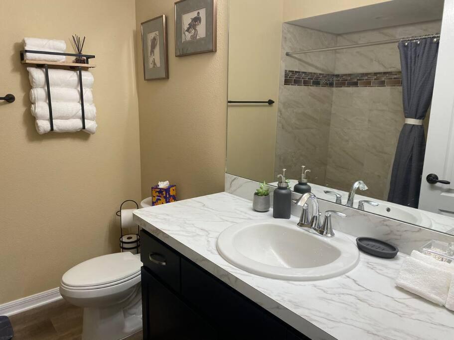 スプリングヒル Sundance' Acres *Brand New House*With Hot Tubヴィラ エクステリア 写真