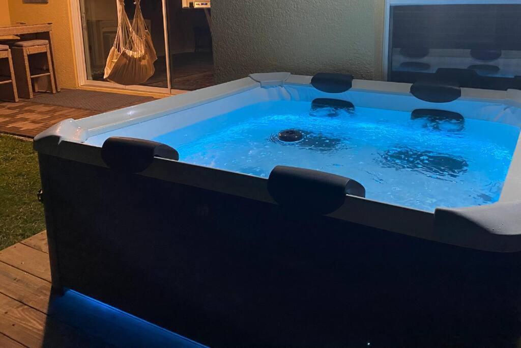 スプリングヒル Sundance' Acres *Brand New House*With Hot Tubヴィラ エクステリア 写真
