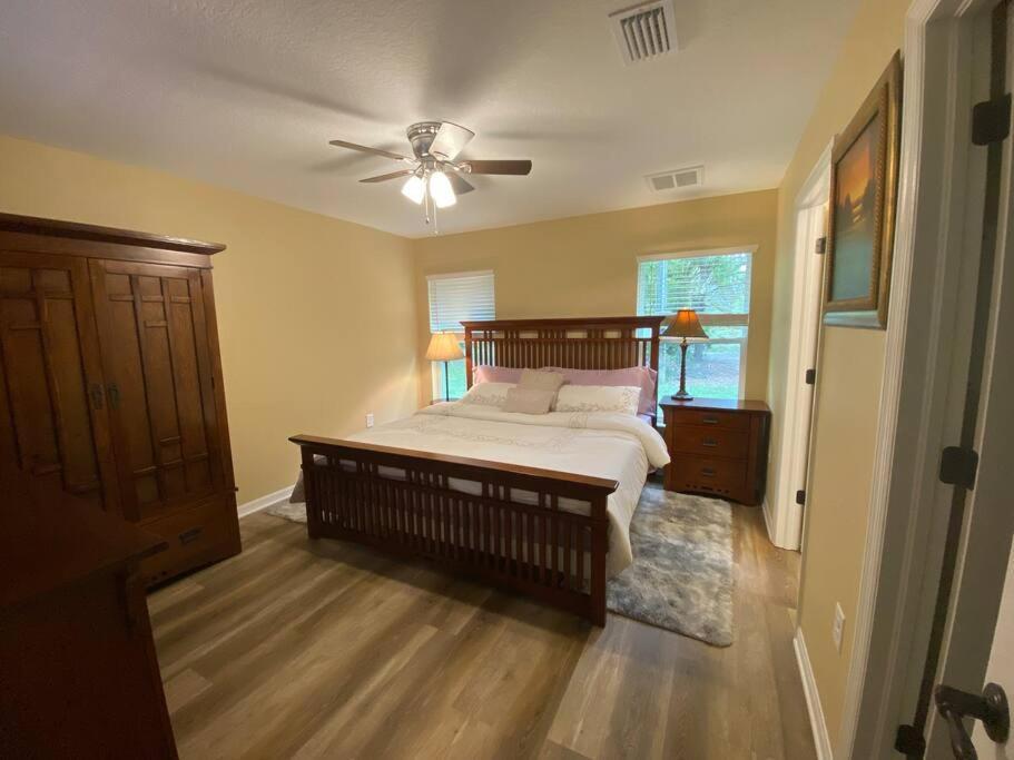 スプリングヒル Sundance' Acres *Brand New House*With Hot Tubヴィラ エクステリア 写真