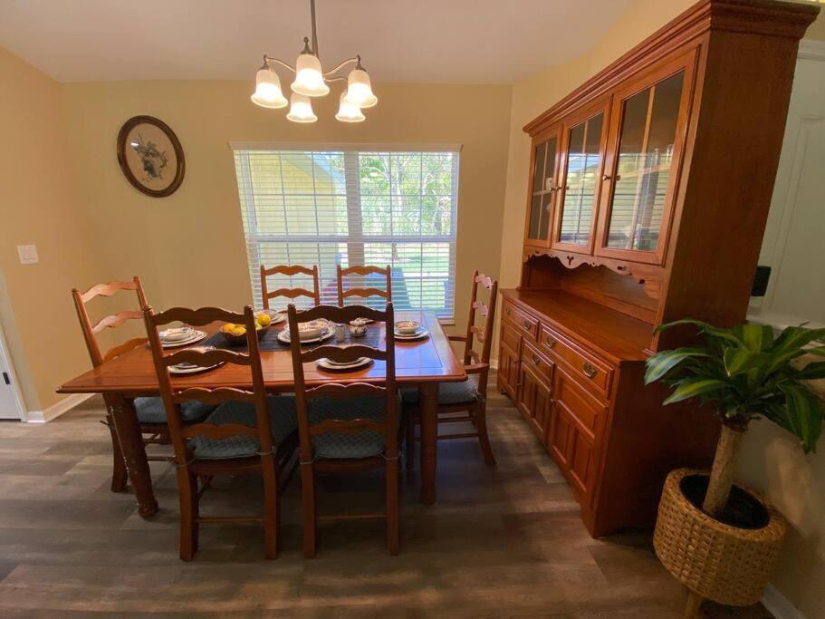 スプリングヒル Sundance' Acres *Brand New House*With Hot Tubヴィラ エクステリア 写真