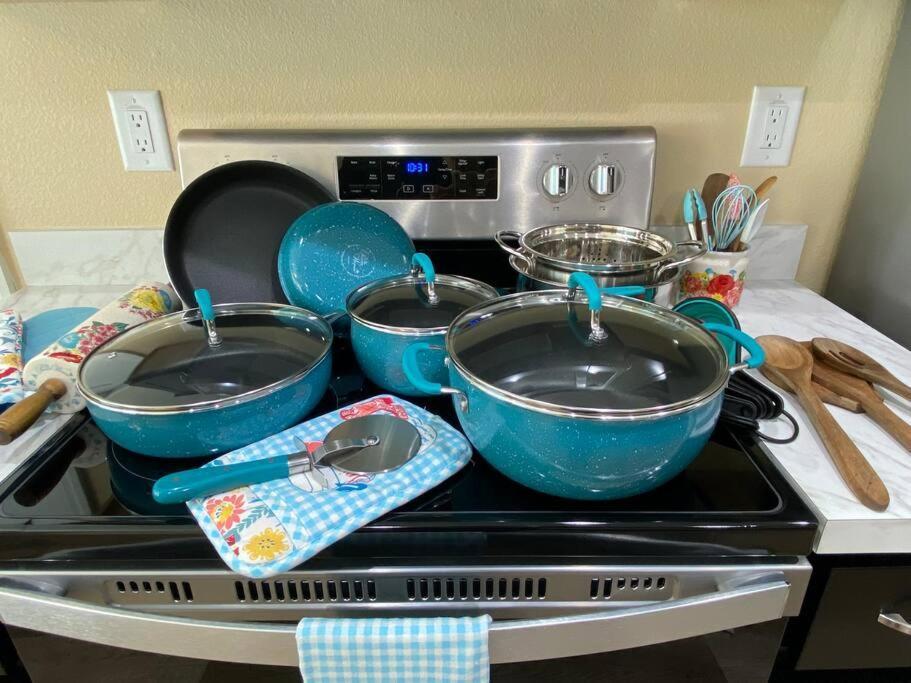 スプリングヒル Sundance' Acres *Brand New House*With Hot Tubヴィラ エクステリア 写真