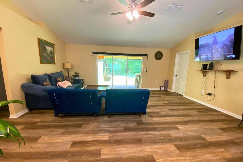 スプリングヒル Sundance' Acres *Brand New House*With Hot Tubヴィラ エクステリア 写真